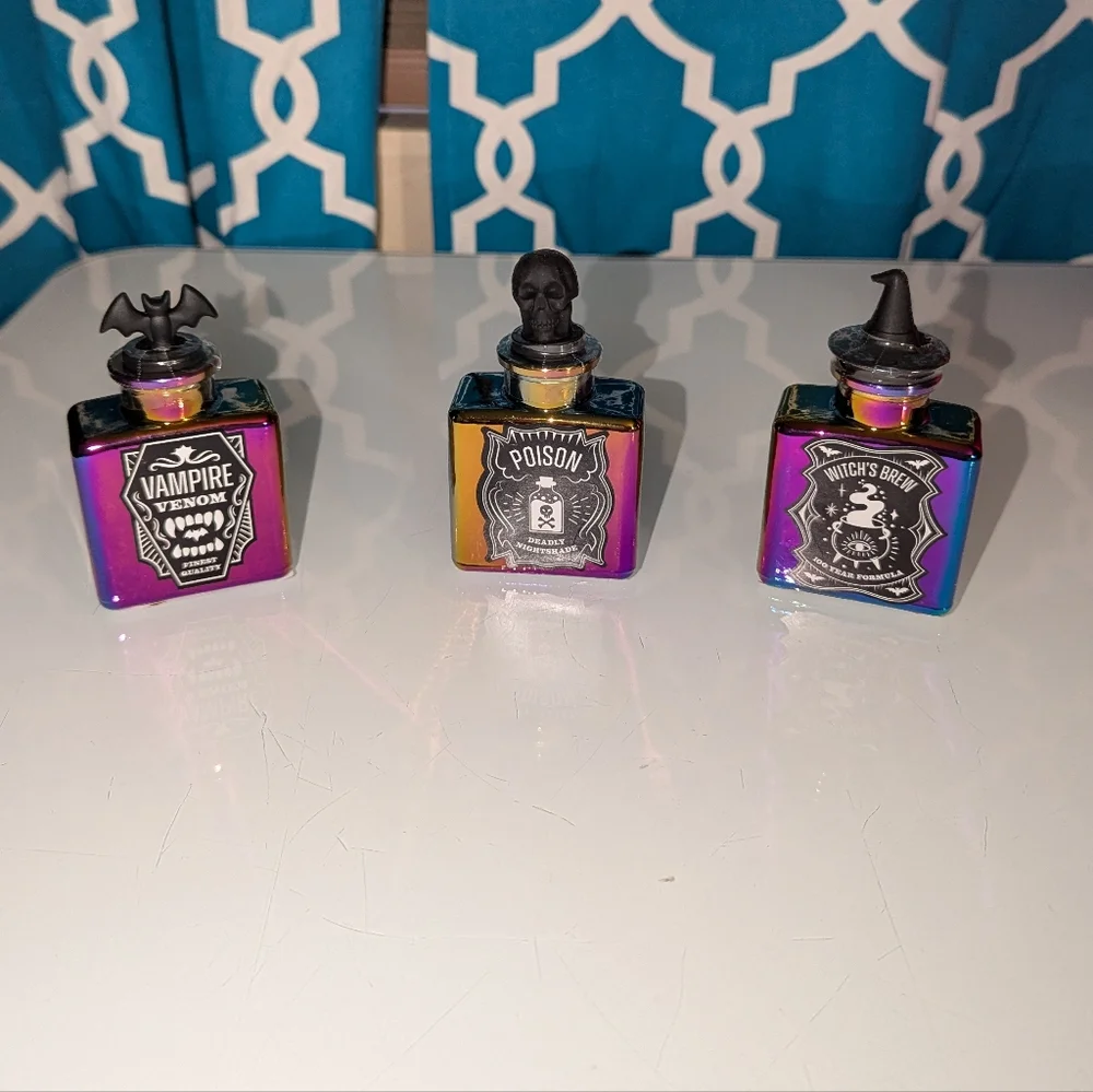 ❤️NEW 2024 Target Bullseye Set of 3 Mini Glass Potion Bottles Iridescent